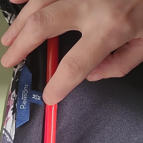 - Reitmans Size M Blouse With Purple Rose Detailing - Picture 3 of 4